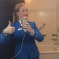 Wat zit er nou toch allemaal in de koffer van een stewardess? Marloes onthult!