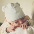 Je baby is er…en dan? 5 slaaptips voor de eerste drie weken van de newborn